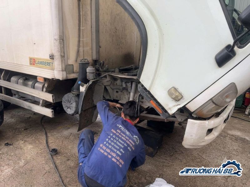 Gara Chuyên Sửa Xe Tải Isuzu Nhẹ