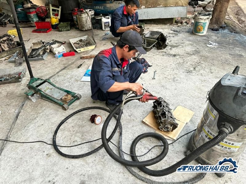 Gara Sửa Xe Tải Isuzu 15 Tấn Gara Sửa Xe Tải Isuzu 15 Tấn