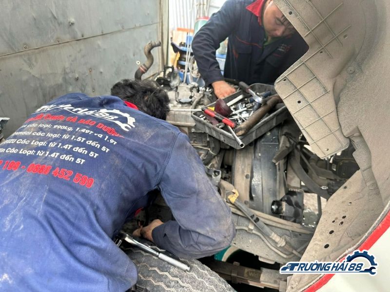 Gara Sửa Xe Tải Isuzu 15 Tấn Gara Sửa Xe Tải Isuzu 15 Tấn