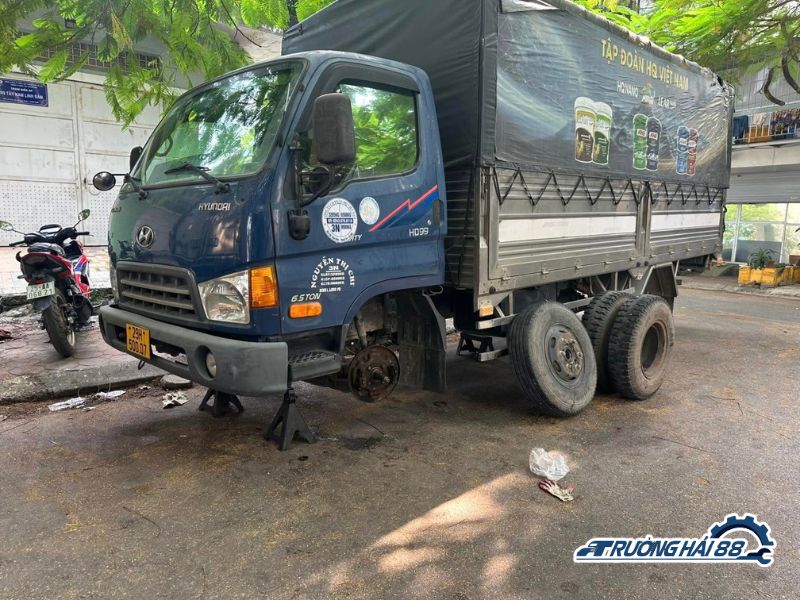 Thay Lốp Xe Tải Nặng Thay Lốp Xe Tải Nặng